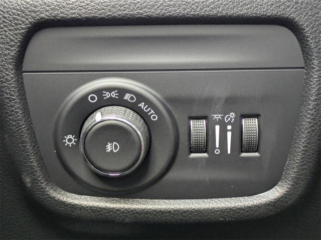 Photo of 2025 Silver Zynith Jeep Grand Cherokee L