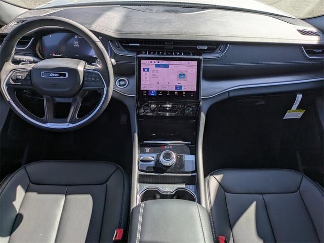 Photo of 2025 Silver Zynith Jeep Grand Cherokee L