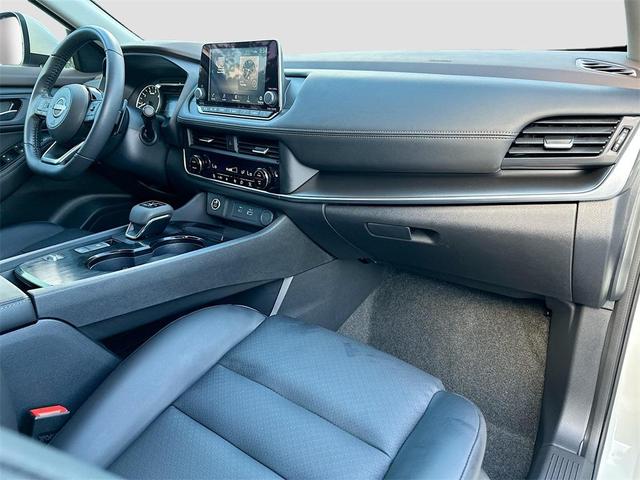 Photo of 2023 White Nissan Rogue