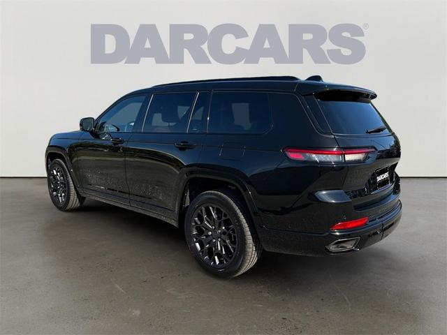 Photo of 2025 Diamond Black Jeep Grand Cherokee L