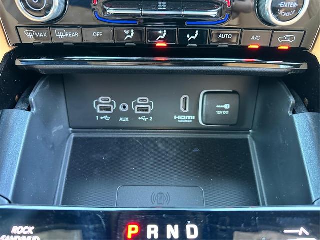 Photo of 2025 Diamond Black Jeep Grand Cherokee L