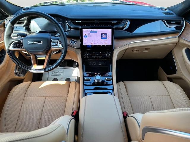 Photo of 2025 Diamond Black Jeep Grand Cherokee L