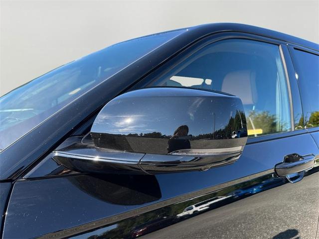 Photo of 2025 Diamond Black Jeep Grand Cherokee L