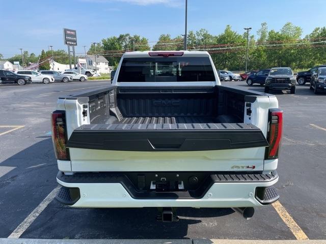 Photo of 2025 Summit White GMC Sierra 2500