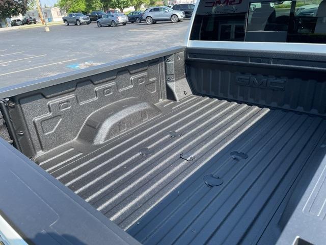 Photo of 2025 Summit White GMC Sierra 2500