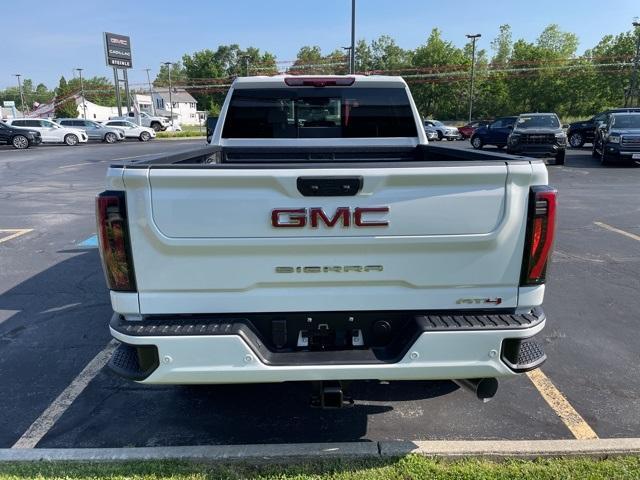 Photo of 2025 Summit White GMC Sierra 2500