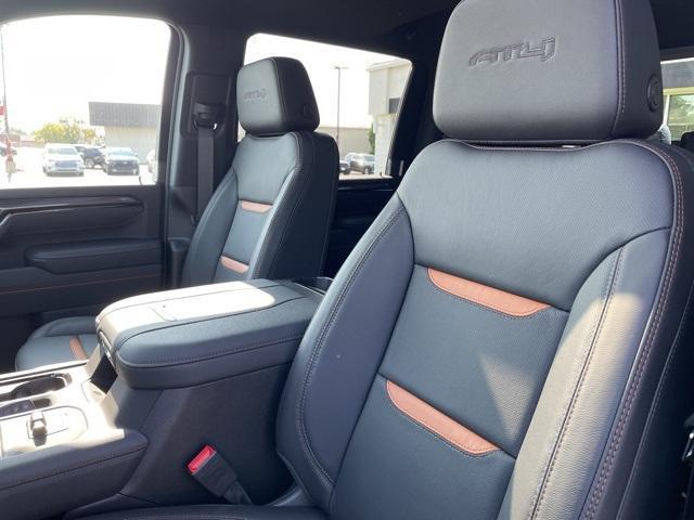 Photo of 2025 Summit White GMC Sierra 2500