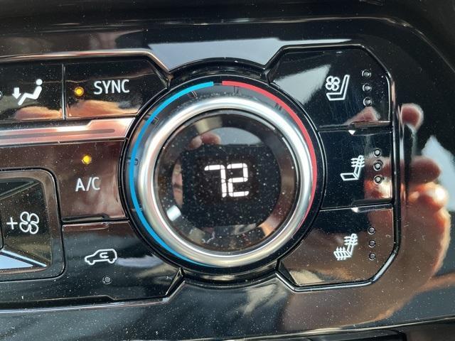 Photo of 2025 Summit White GMC Sierra 2500