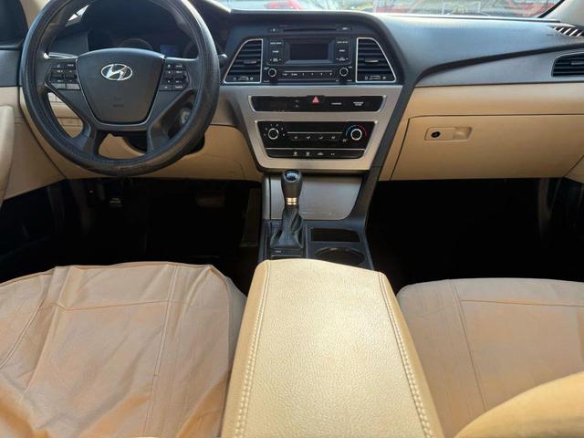 Photo of 2015 Nouveau Blue Hyundai SONATA