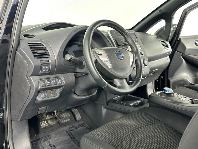 Photo of 2013 Super Black Nissan Leaf