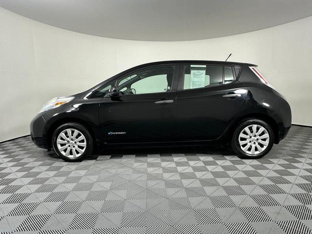 Photo of 2013 Super Black Nissan Leaf