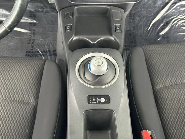 Photo of 2013 Super Black Nissan Leaf