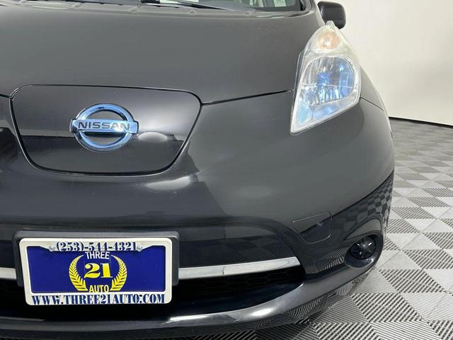 Photo of 2013 Super Black Nissan Leaf