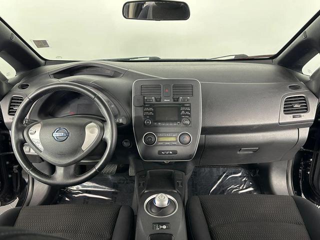 Photo of 2013 Super Black Nissan Leaf