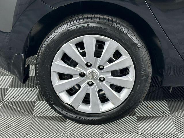 Photo of 2013 Super Black Nissan Leaf