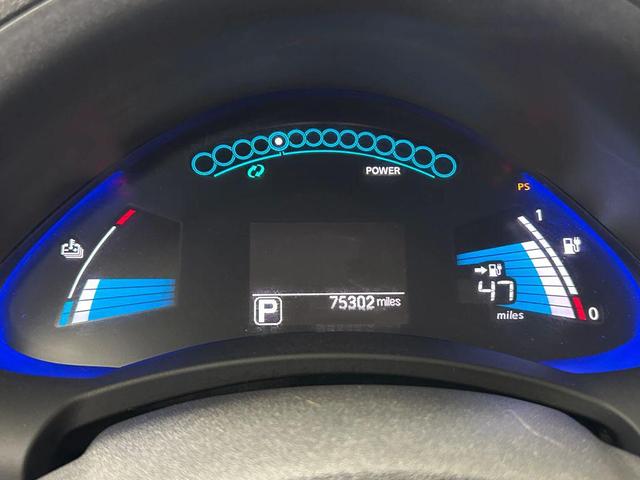 Photo of 2013 Super Black Nissan Leaf