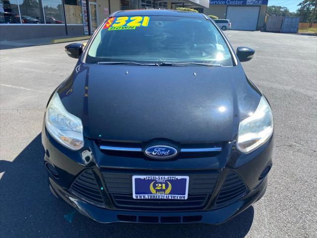Photo of 2013 Black Ford Focus