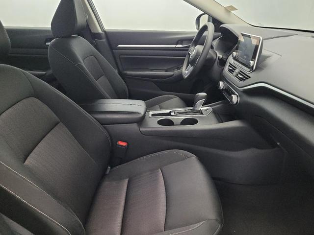 Photo of 2022 Gun Metallic Nissan Altima