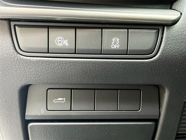 Photo of 2025 Snowflake White Pearl Mica Mazda Mazda3