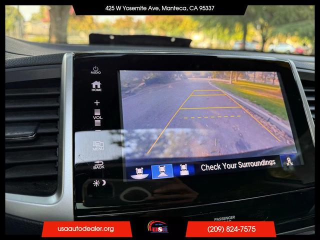 Photo of 2017 Black Honda Pilot