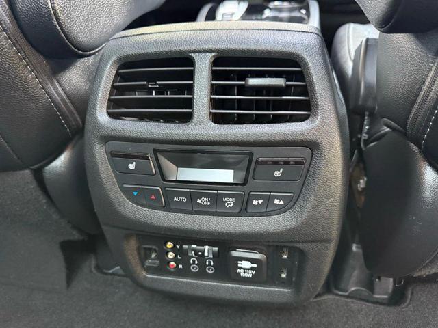 Photo of 2017 Black Honda Pilot