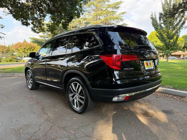 Photo of 2017 Black Honda Pilot
