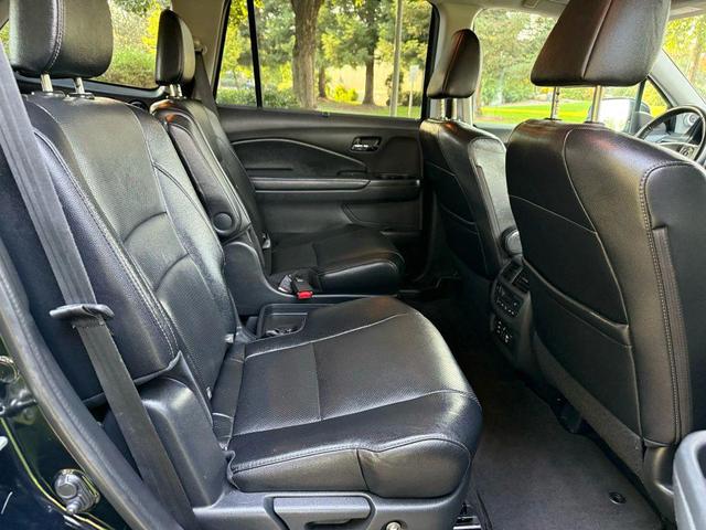 Photo of 2017 Black Honda Pilot