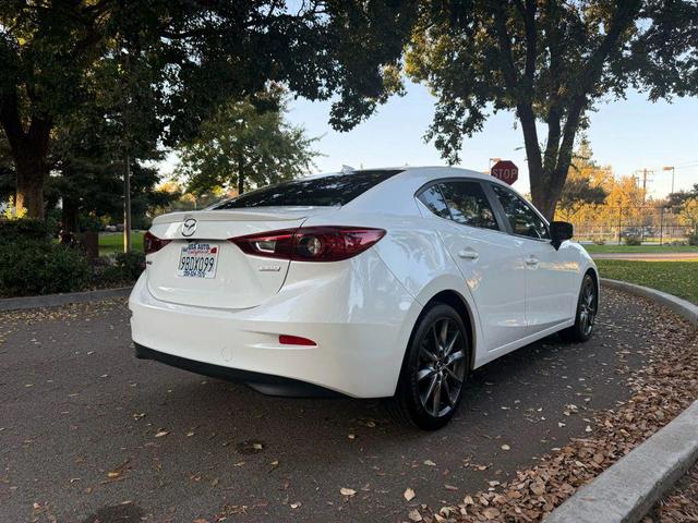 Photo of 2018 Snowflake White Pearl Mica Mazda Mazda3