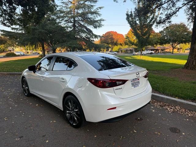 Photo of 2018 Snowflake White Pearl Mica Mazda Mazda3