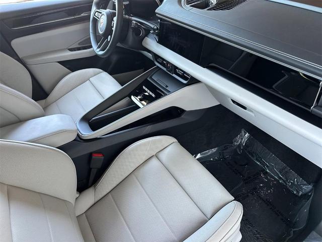 Photo of 2025 Gray Porsche Macan