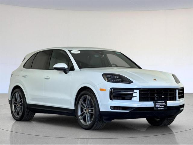 Photo of 2025 Carrara White Metallic Porsche Cayenne