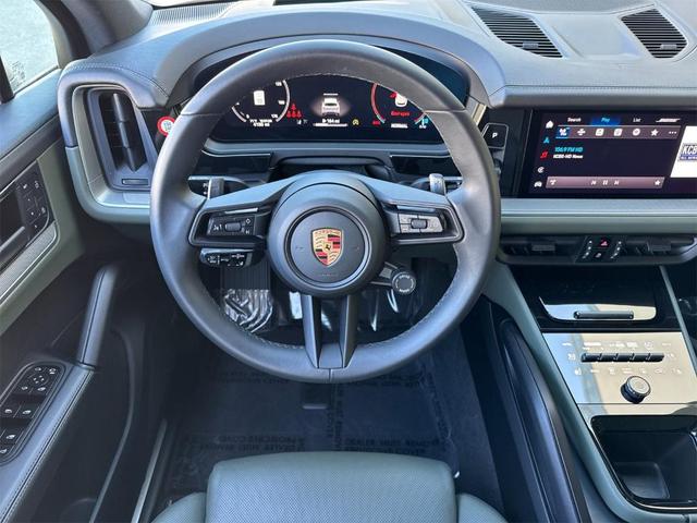 Photo of 2025 Carrara White Metallic Porsche Cayenne