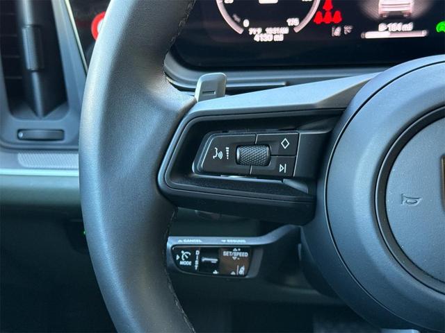 Photo of 2025 Carrara White Metallic Porsche Cayenne