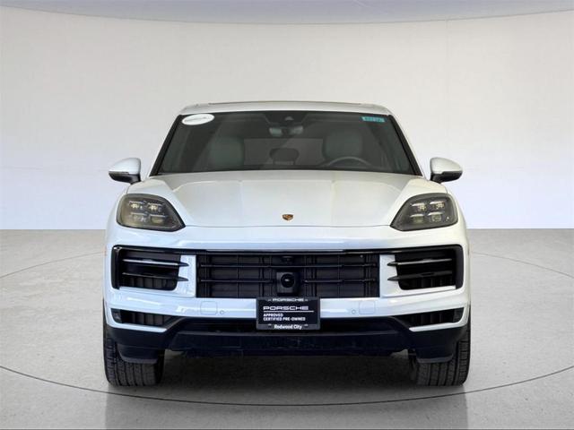 Photo of 2025 Carrara White Metallic Porsche Cayenne