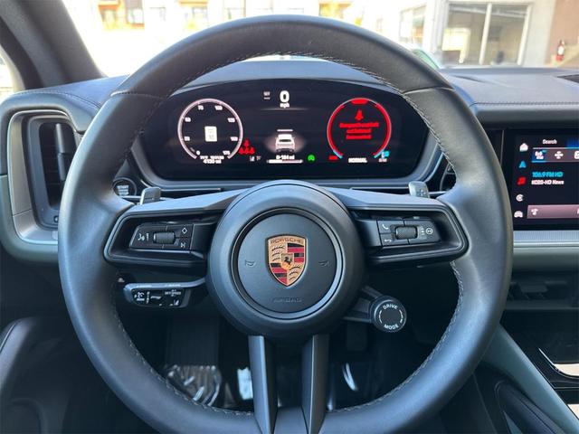 Photo of 2025 Carrara White Metallic Porsche Cayenne