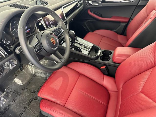 Photo of 2025 White Porsche Macan