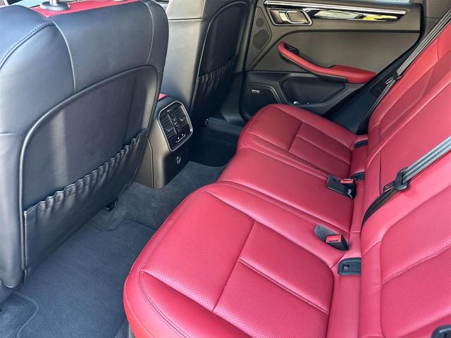 Photo of 2025 White Porsche Macan