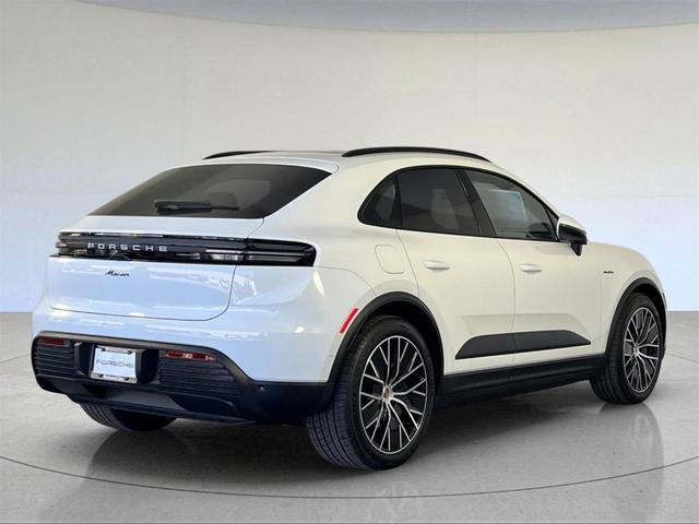 Photo of 2025 White Porsche Macan