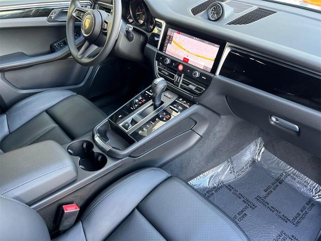 Photo of 2025 Dolomite Silver Metallic Porsche Macan