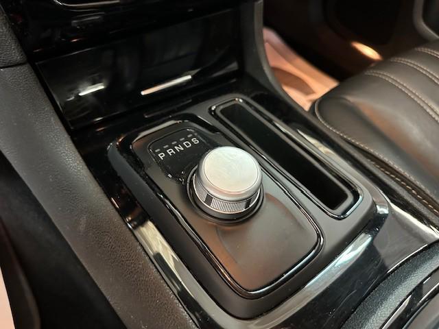 Photo of 2021 Silver Mist Clearcoat Chrysler 300
