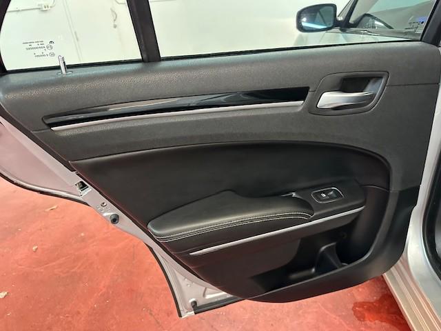Photo of 2021 Silver Mist Clearcoat Chrysler 300