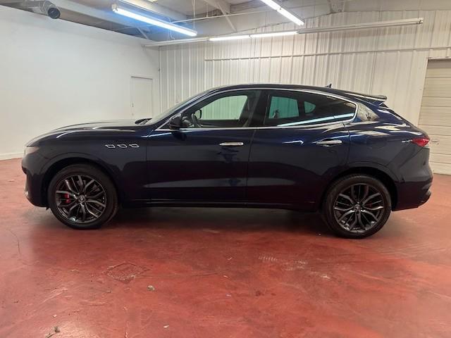 Photo of 2022 Blue Maserati Levante