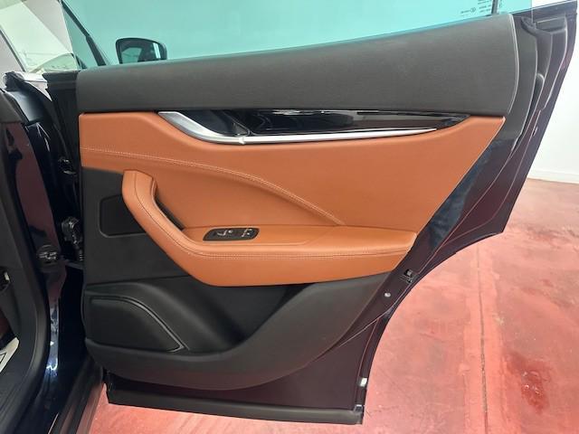 Photo of 2022 Blue Maserati Levante