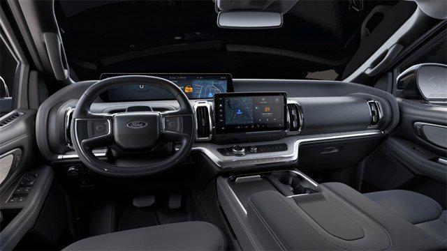 Photo of 2025 Star White Metallic Tri-Coat Ford Expedition