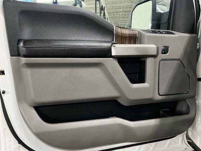 Photo of 2019 WHITE PLATINUM METALLIC TC Ford F-150