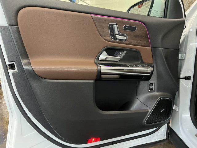 Photo of 2021 Digital White Metallic Mercedes-Benz GLA 250