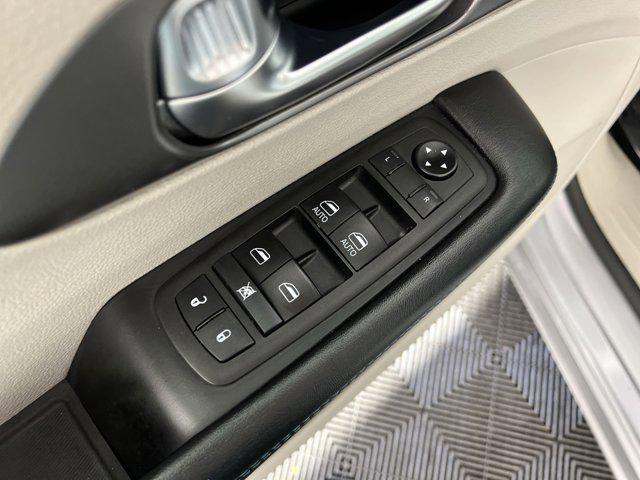 Photo of 2021 Billet Silver Metallic Clearcoat Chrysler Pacifica