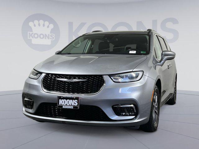 Photo of 2021 Billet Silver Metallic Clearcoat Chrysler Pacifica