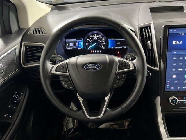 Photo of 2024 CARBONIZED GRAY Ford Edge