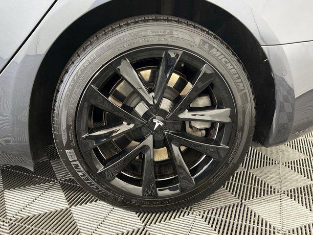 Photo of 2021 Gray Tesla Model 3